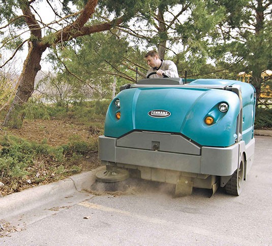 S30 Ride-On Sweeper alt 11